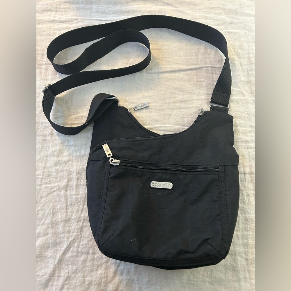 Baggallini black Crossbody Bag